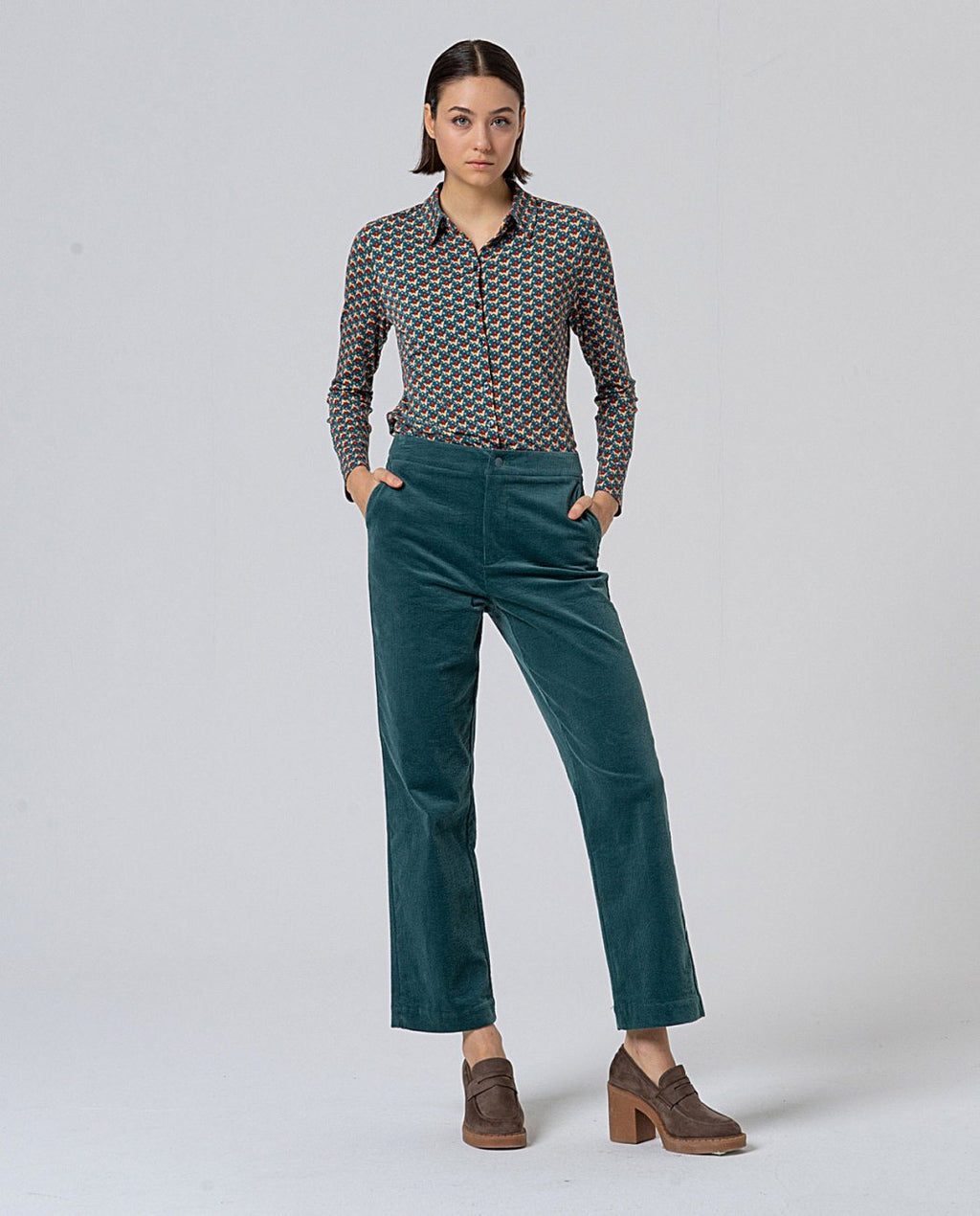 Pantalone dritto in velluto a costine  -50%
