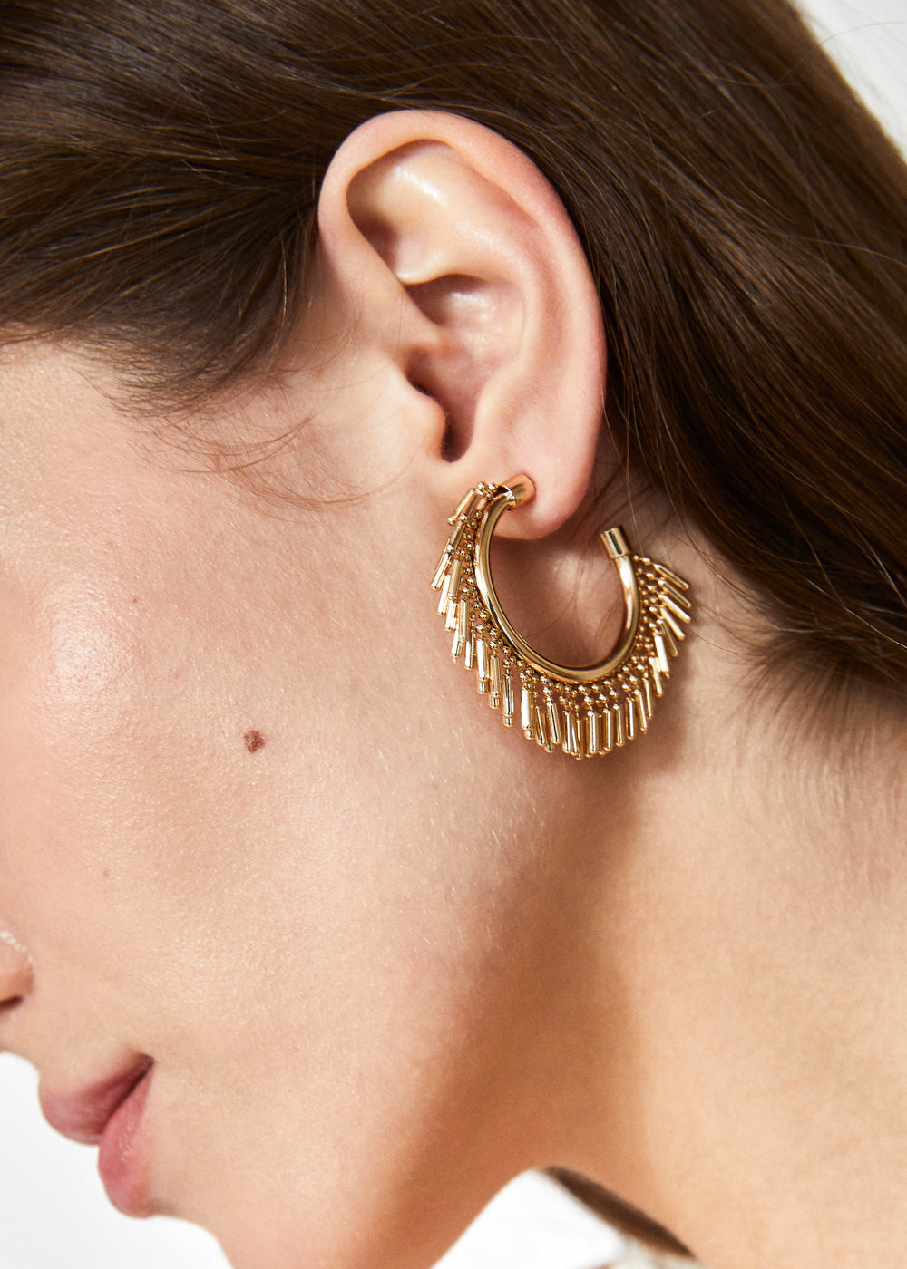 Orecchini cerchio frange corte oro