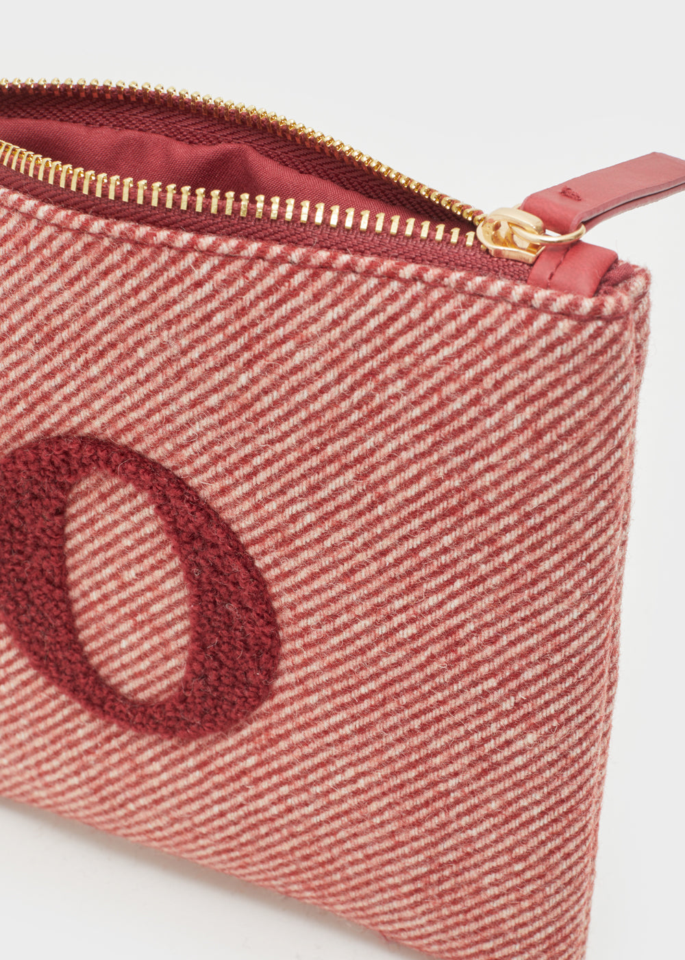 Alphabet clutch small lettera O