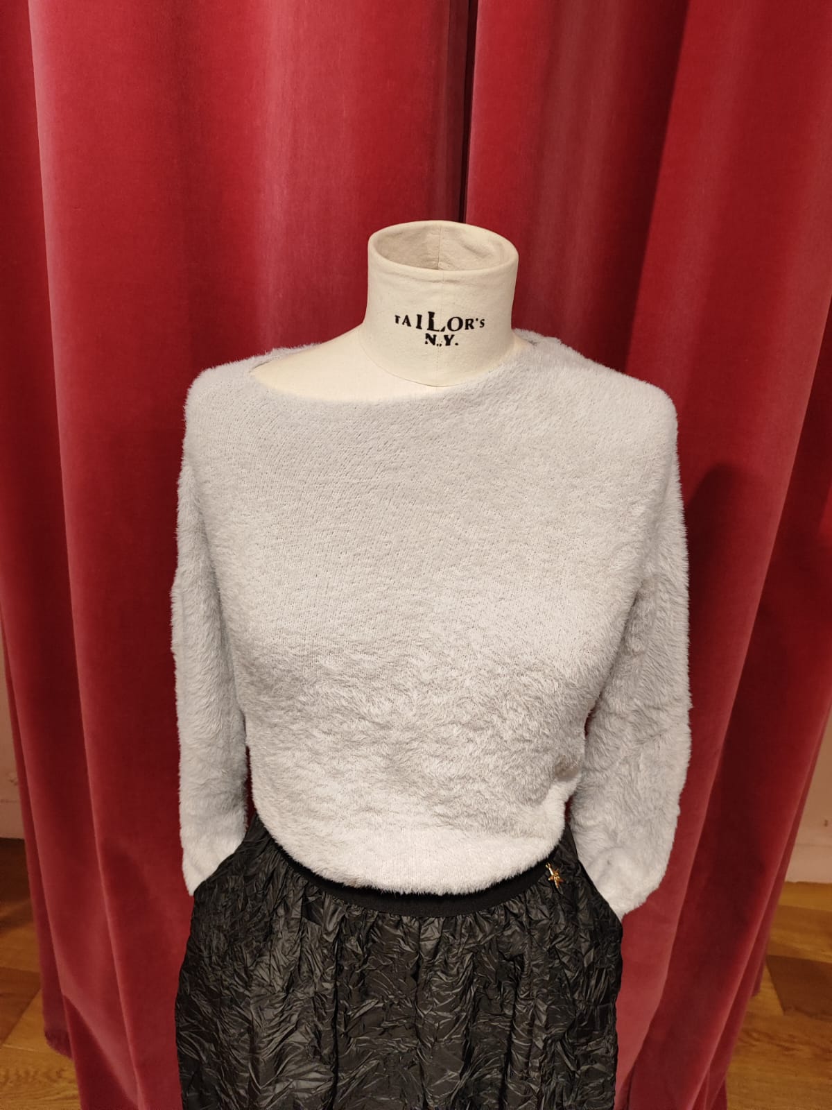 Maglia spalle nudo Le Streghe