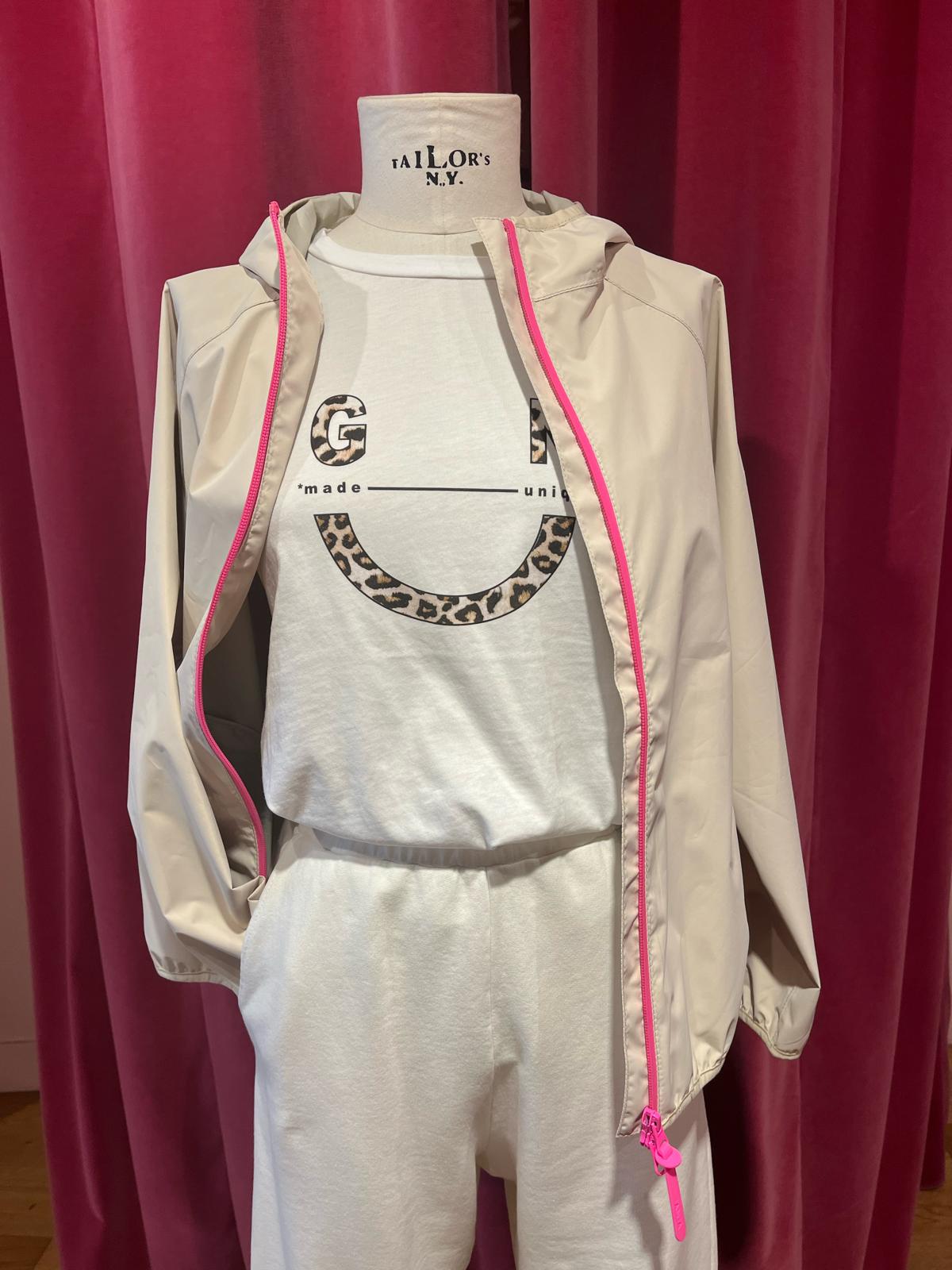 Giubbino beige profili fucsia