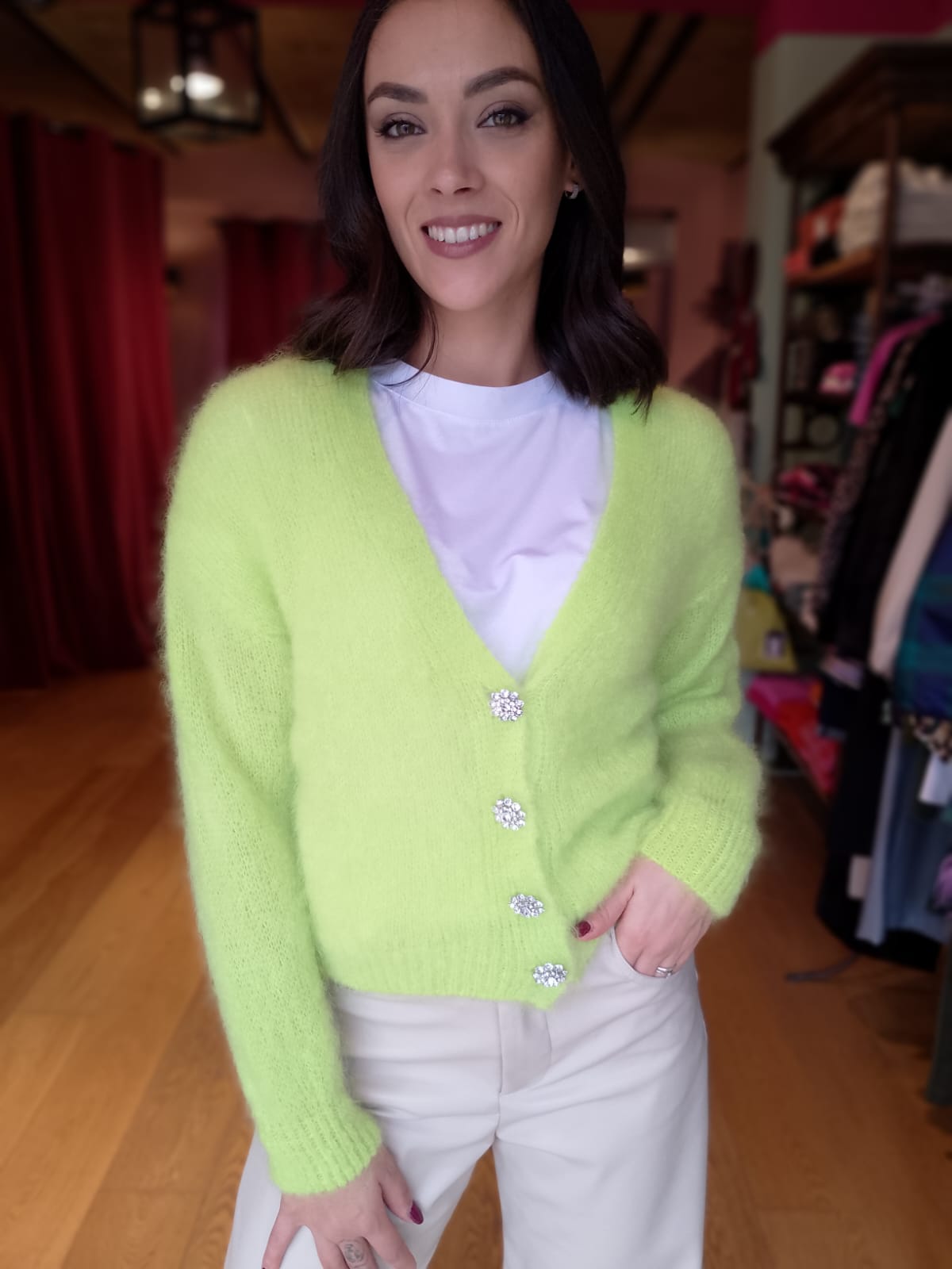 Cardigan fluo bottoni gioiello